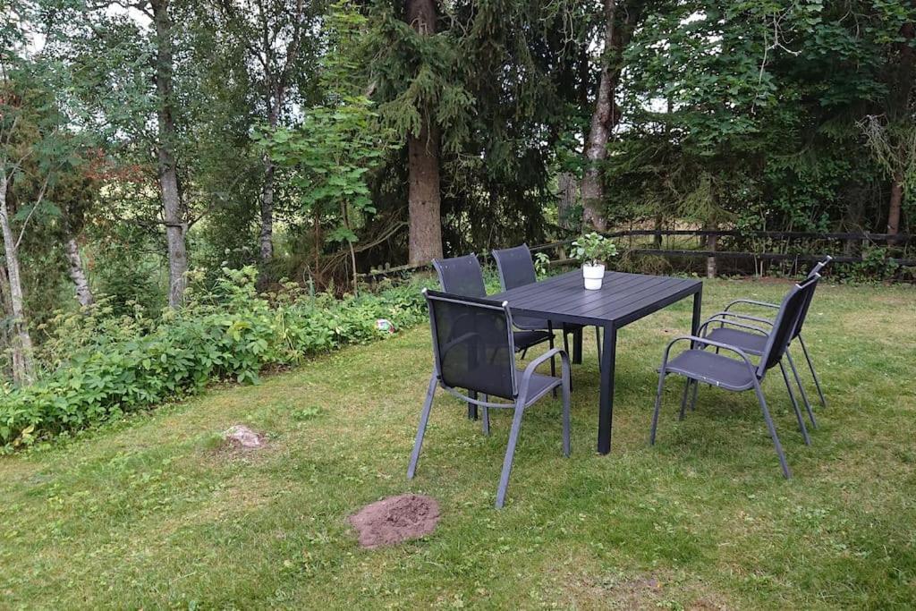 Stuga Vad Vatten Åsarp Exterior foto